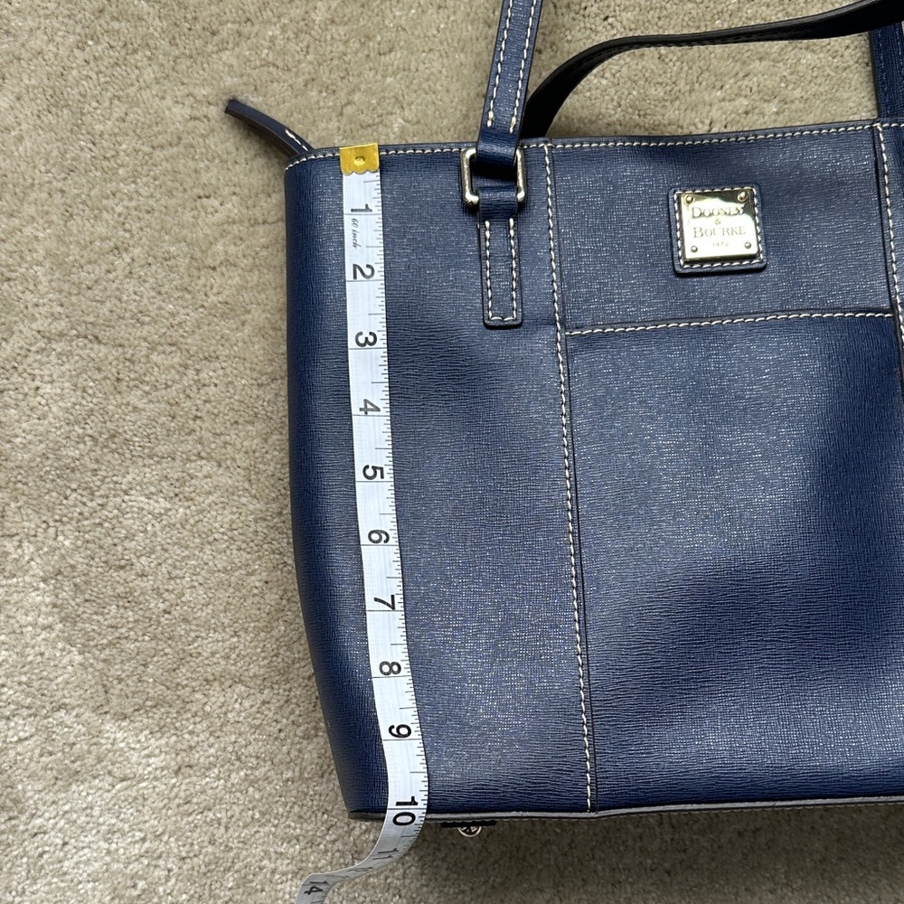 Dooney & Bourne Gorgeous Navy Blue Leather Tote Bag - Picture 9 of 10